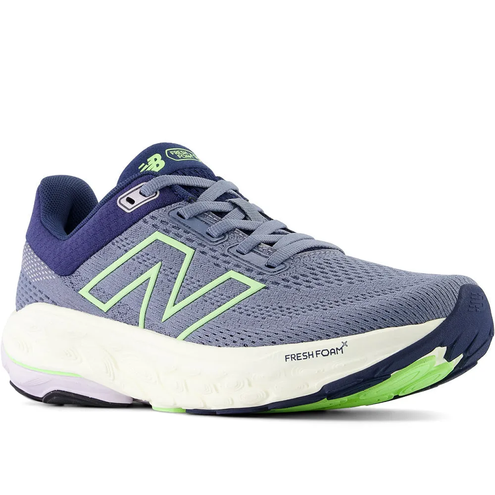 860 V14 Medium aerodynamic - design shoes running in a meadow shoes