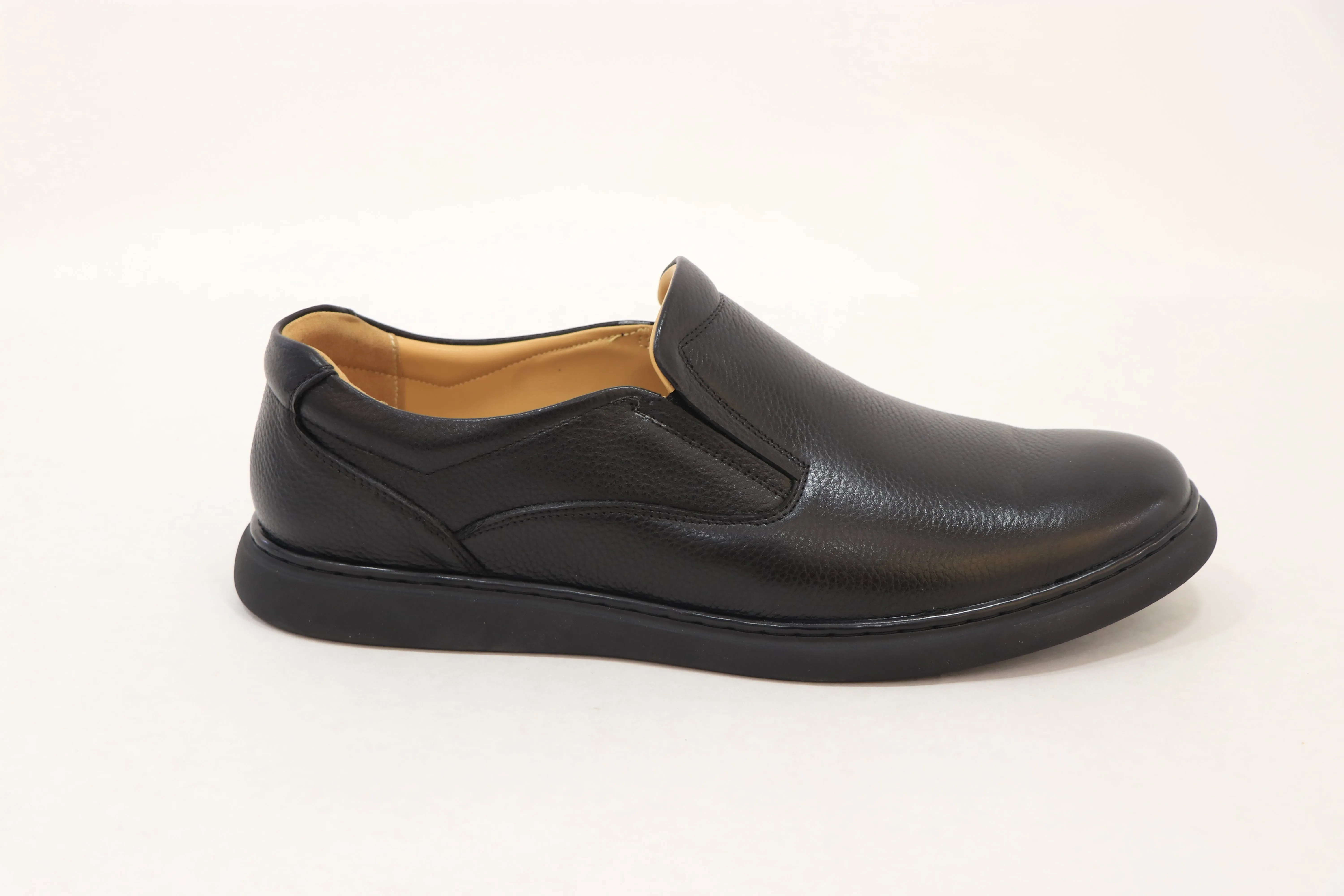 DR. COMFORT SHOES Luxury Resort