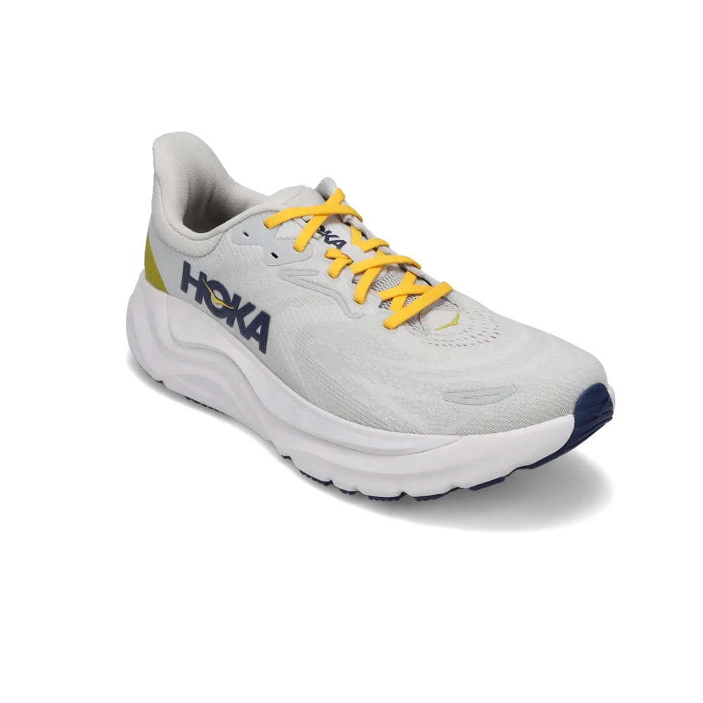 Durable Build Hiking Trails Men's Arahi 8 Stardust/Cosmic Grey