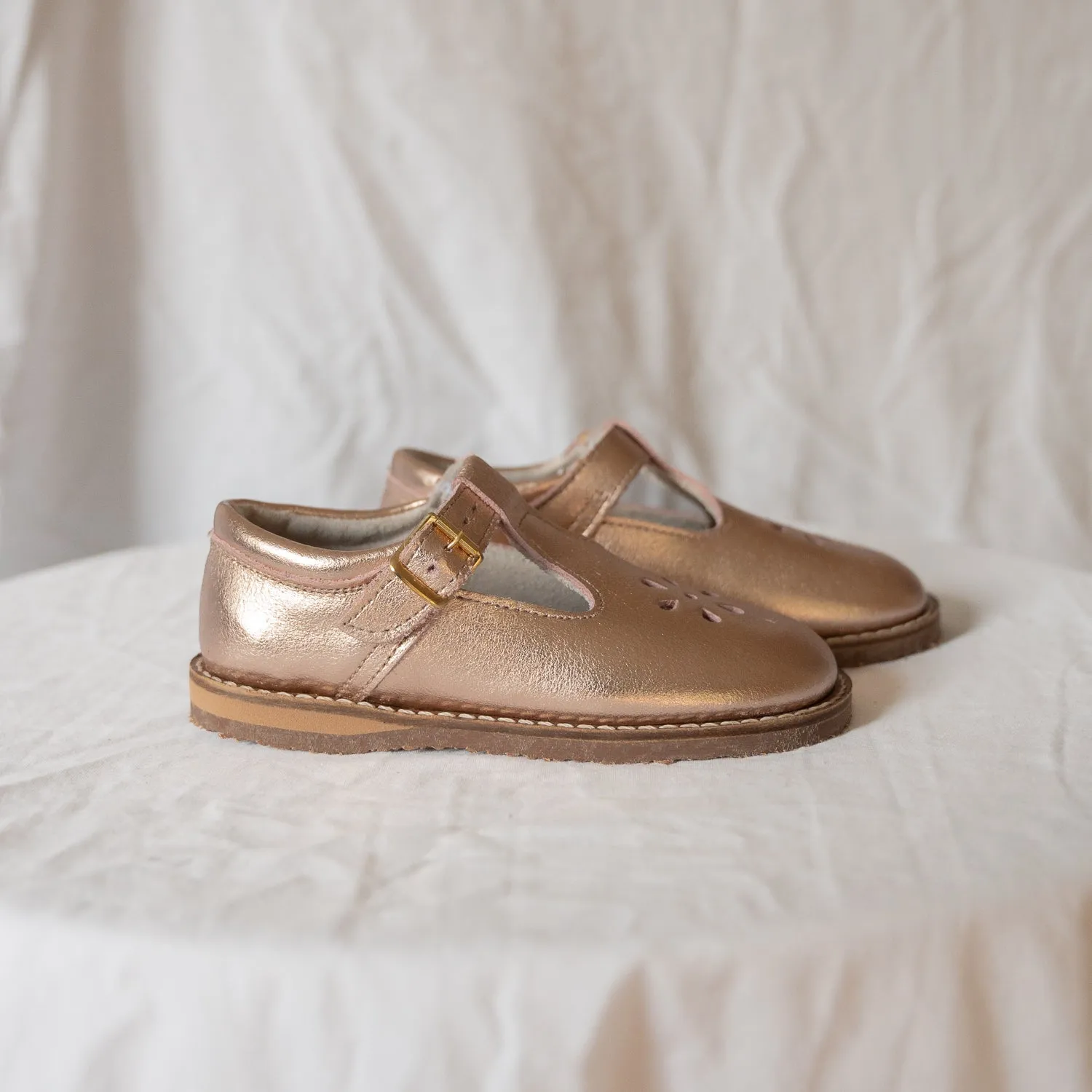 Flora T-Strap - Copper Kids' indoor shoes