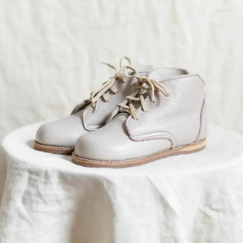 Milo Boot - Sand Classic Shape All Day Comfort