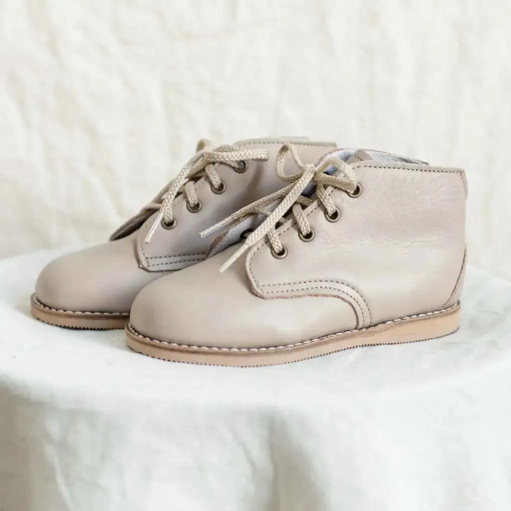 Smart Walk Comfort Fit City Dweller Milo Boot - Truffle