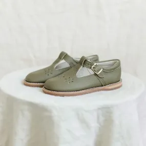 Elegant kids' looks Flora T-Strap - Pine