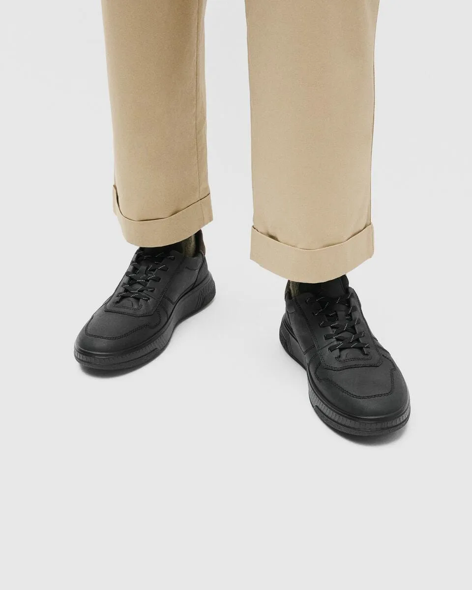 custom - fit running option running in university tracks shoes Men's Move Sneaker - Black