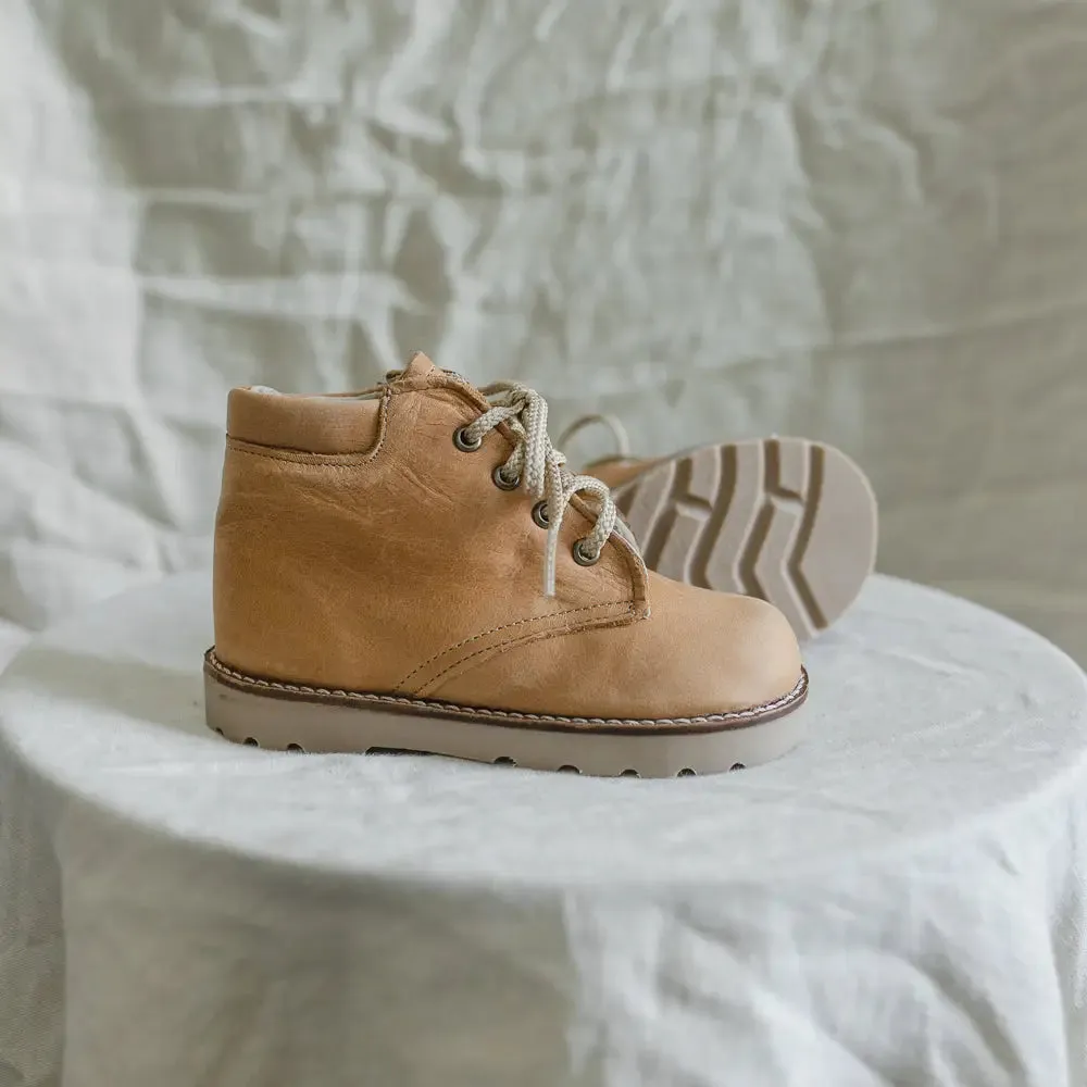 Leather Lace-ups Balanced Structure Design Lover High Top Boot - Tan