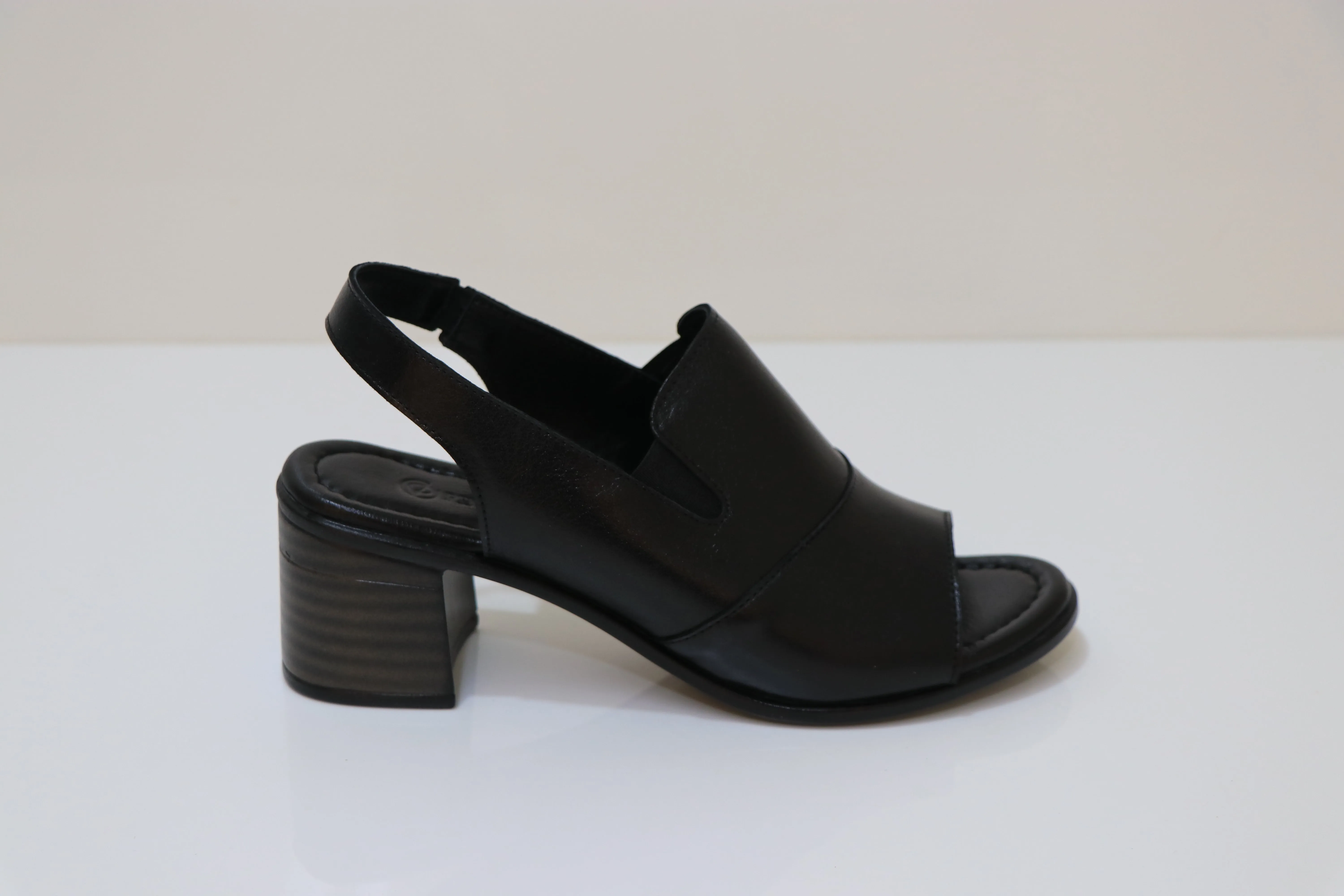 dry surface Comfortable For Walking PINO VERDE