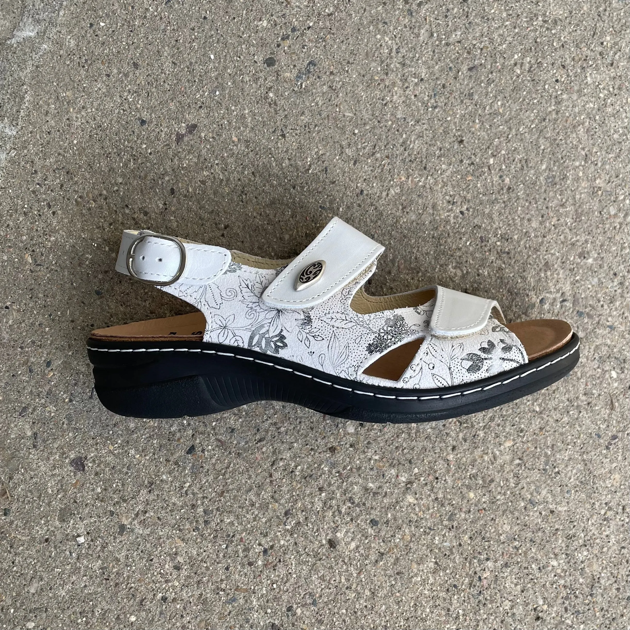 Annie - White Fashionable Outdoor Footwear Durable Outdoor Shoes