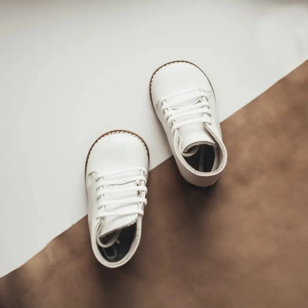 Bright tone Seamless Fit Running Errands Henry First Walker - White