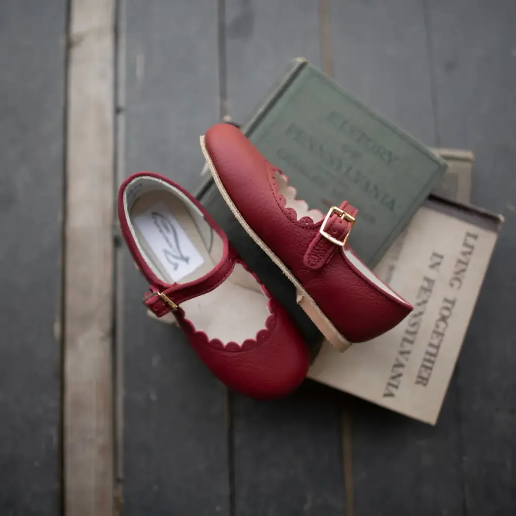 Scalloped Mary Jane - Burgundy Hiking Mood Elegant Mood