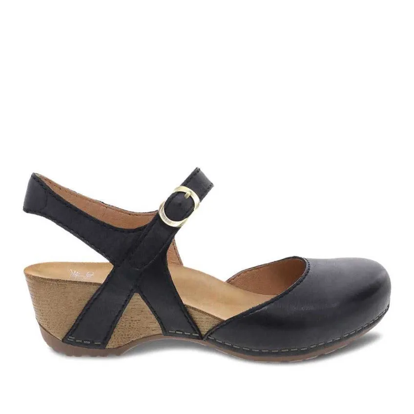 TIFFANI BLACK Sporty Style