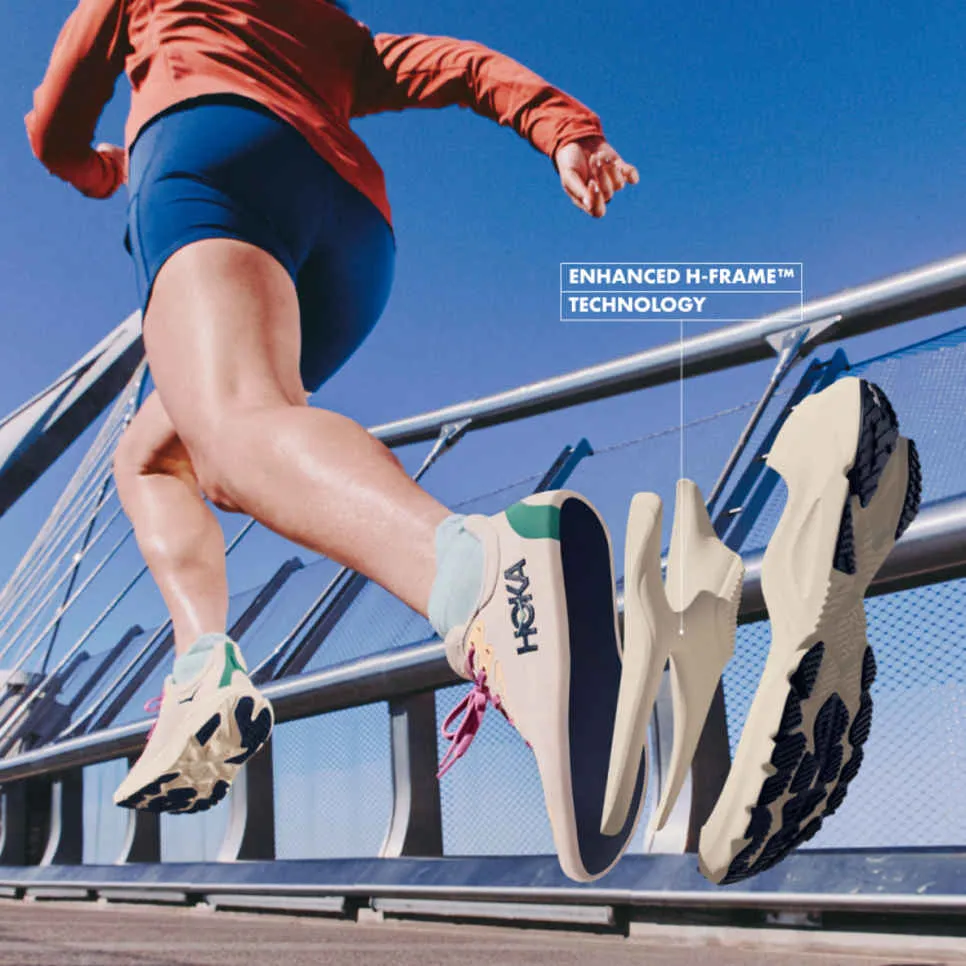 Men's Arahi 8 circus - themed running gear