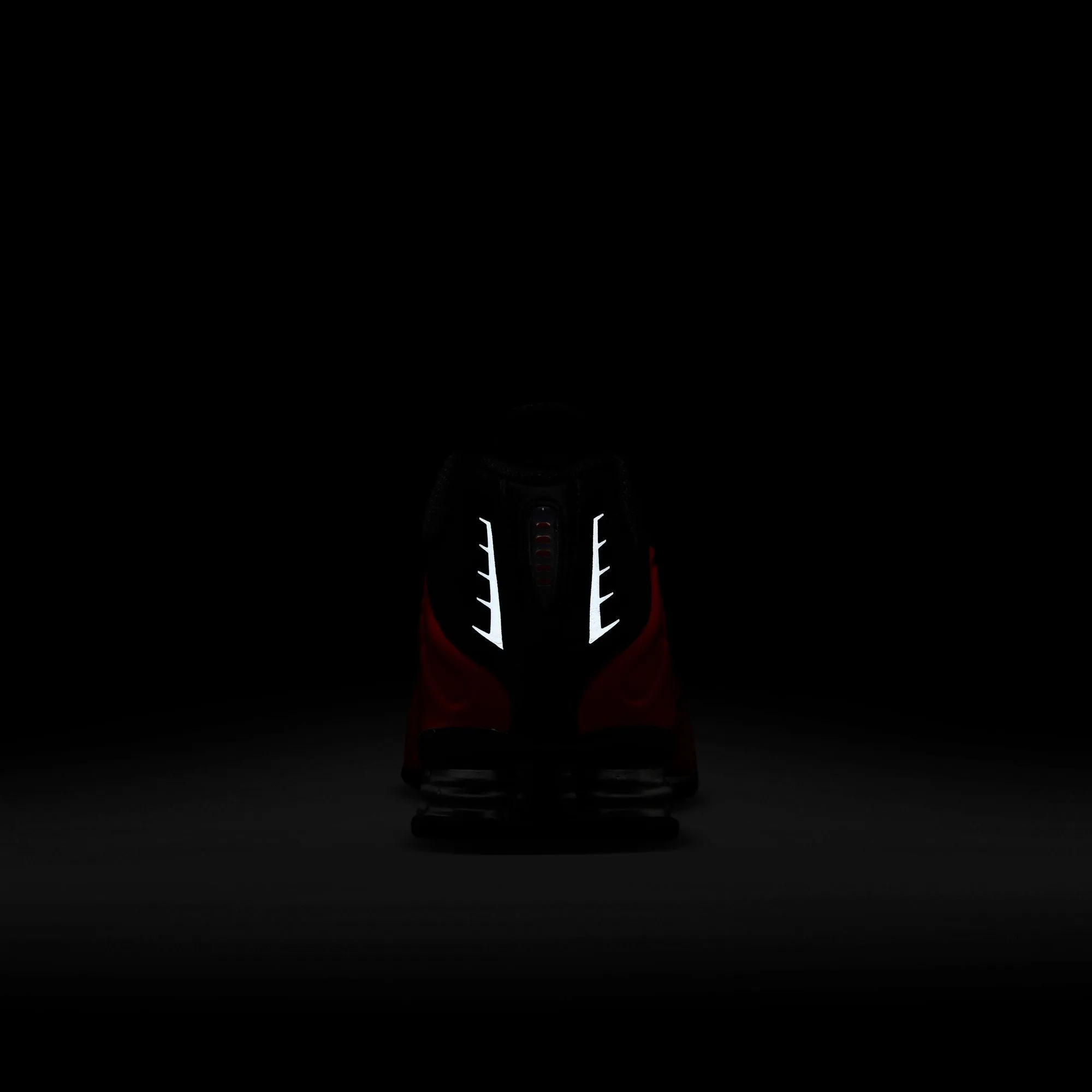 Nike Shox R4 University Red/university Red-black HQ1988-600 Satin Glow