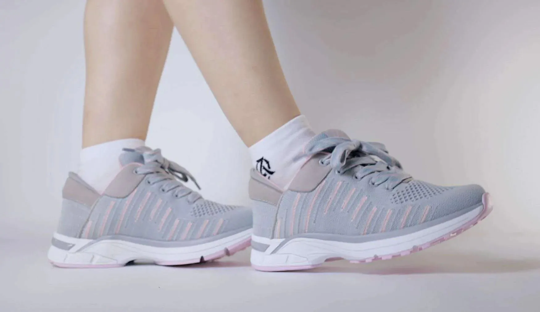 Stretching Zebra Hands-Free Sneaker